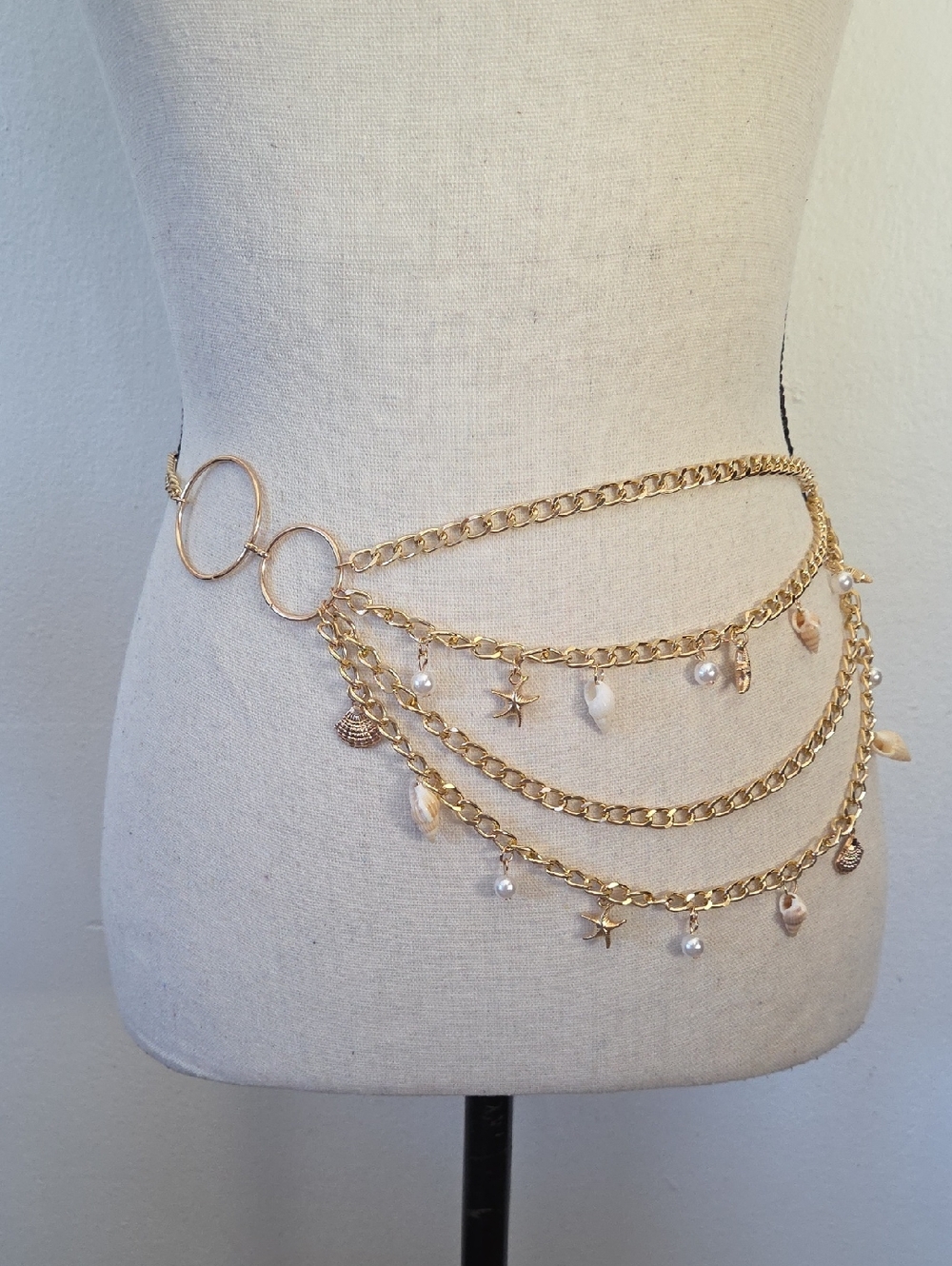 Gold Layered Shell Chain Belt - Picture 2 of 5